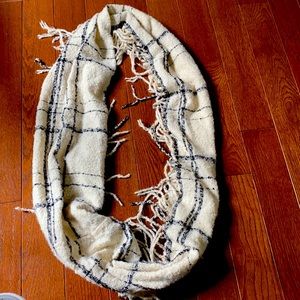 Soft Infinity Scarf